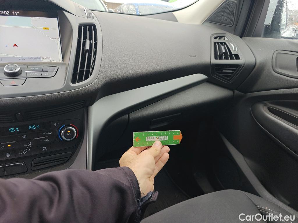  Ford  Kuga FORD  / 2016 / 5P / todoterreno 1.5 EcoBoost 88kW 4x2 Trend+ (CX) #49