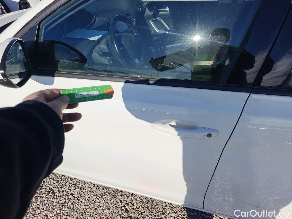  Peugeot  308 PEUGEOT  / 2017 / 5P / berlina con portón 5p Style BlueHDi 130 S&S #7