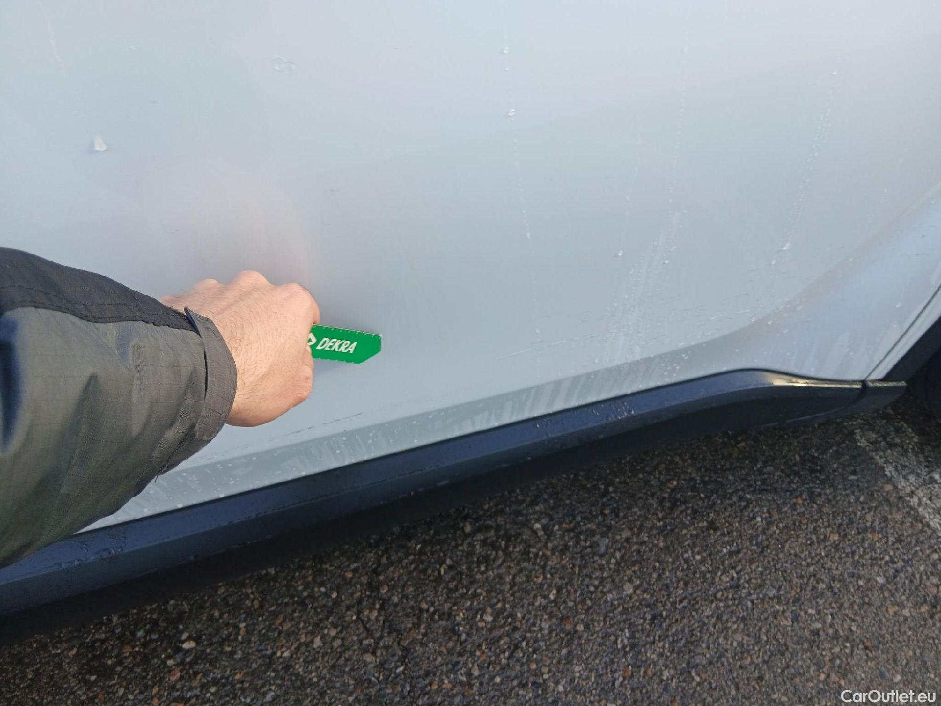  Toyota  C-HR TOYOTA  / 2019 / 5P / todoterreno 2.0 180H Advance #20