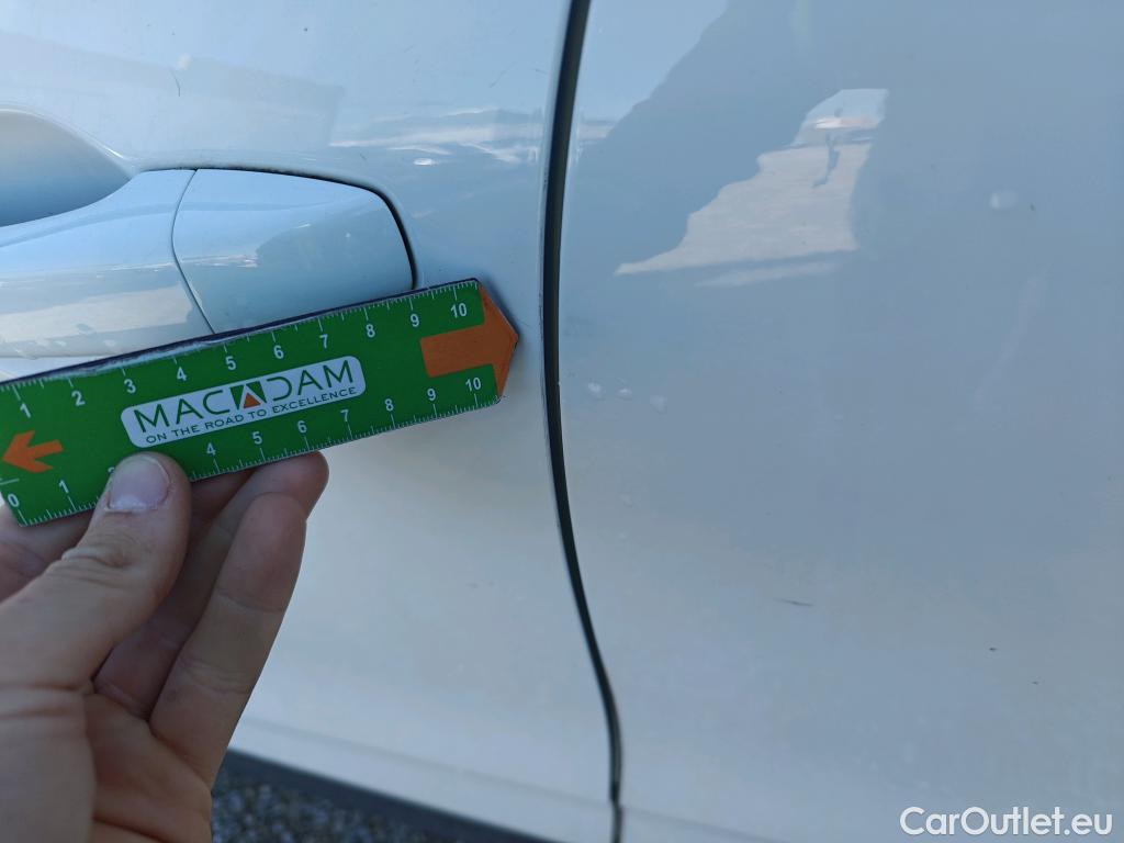  Renault  Clio RENAULT  / 2019 / 5P / berlina con portón Business TCe 74 kW (100CV) GLP #13