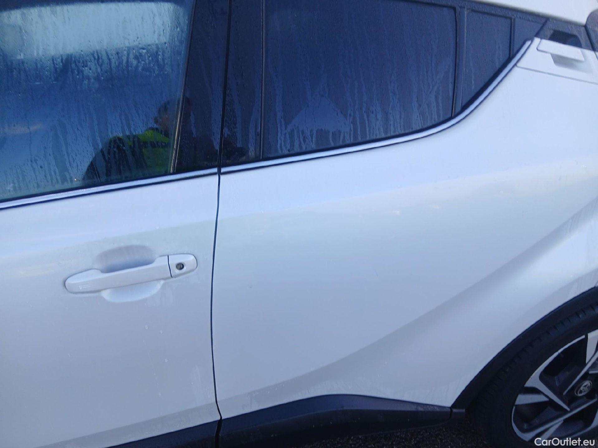  Toyota  C-HR TOYOTA  / 2019 / 5P / todoterreno 2.0 180H Advance #10