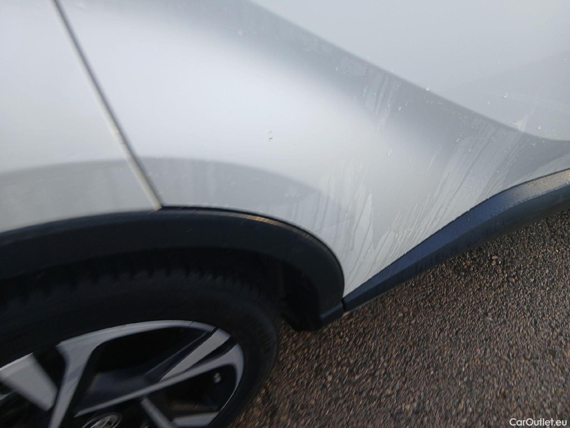  Toyota  C-HR TOYOTA  / 2019 / 5P / todoterreno 2.0 180H Advance #15