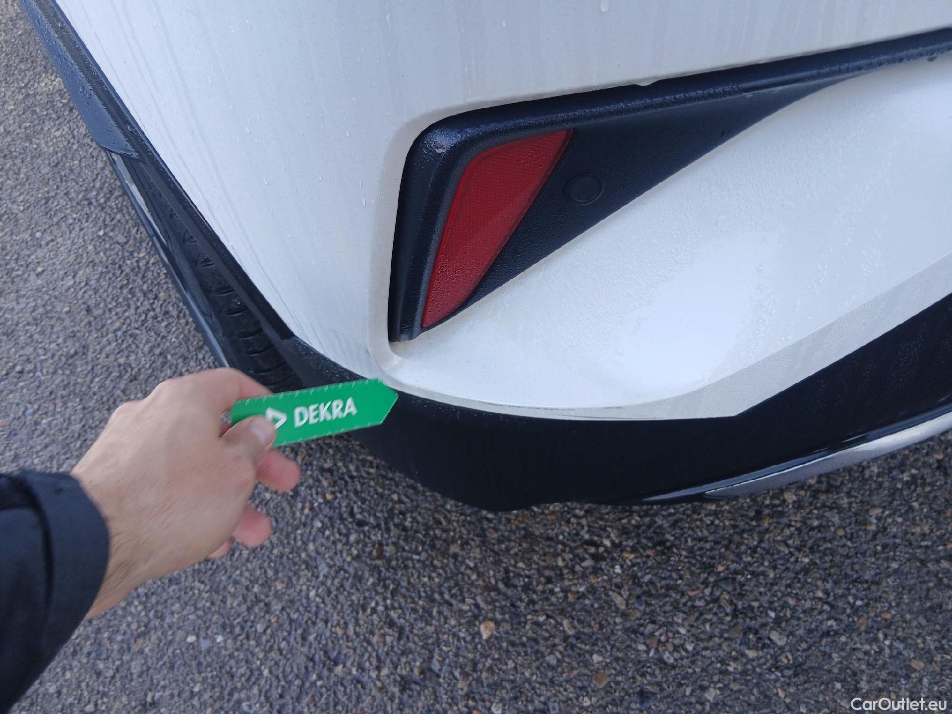  Toyota  C-HR TOYOTA  / 2019 / 5P / todoterreno 2.0 180H Advance #12