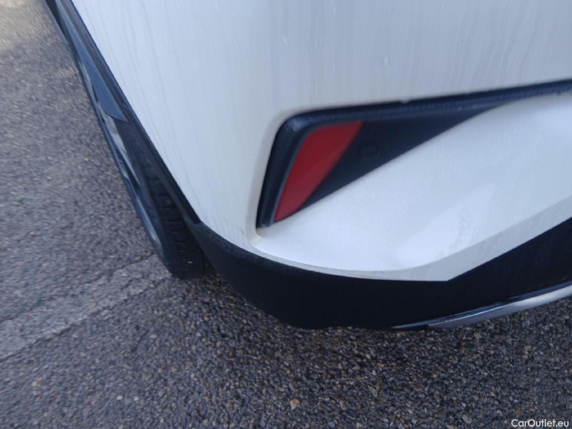  Toyota  C-HR TOYOTA  / 2019 / 5P / todoterreno 2.0 180H Advance #11