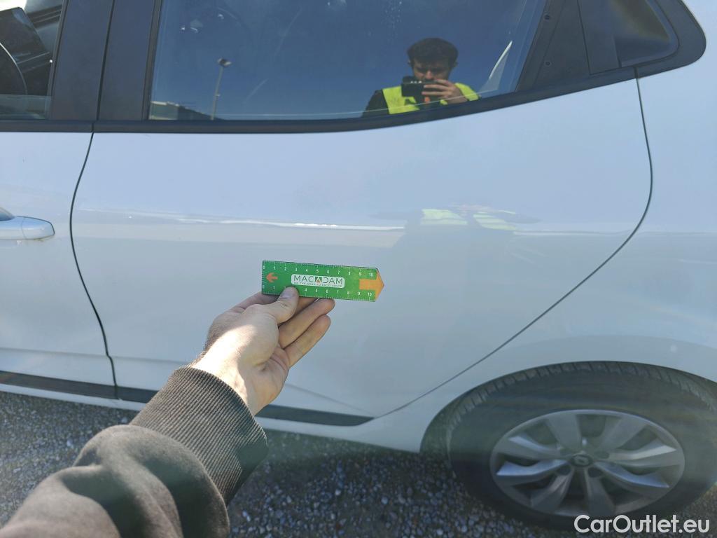  Renault  Clio RENAULT  / 2019 / 5P / berlina con portón Business TCe 74 kW (100CV) GLP #14