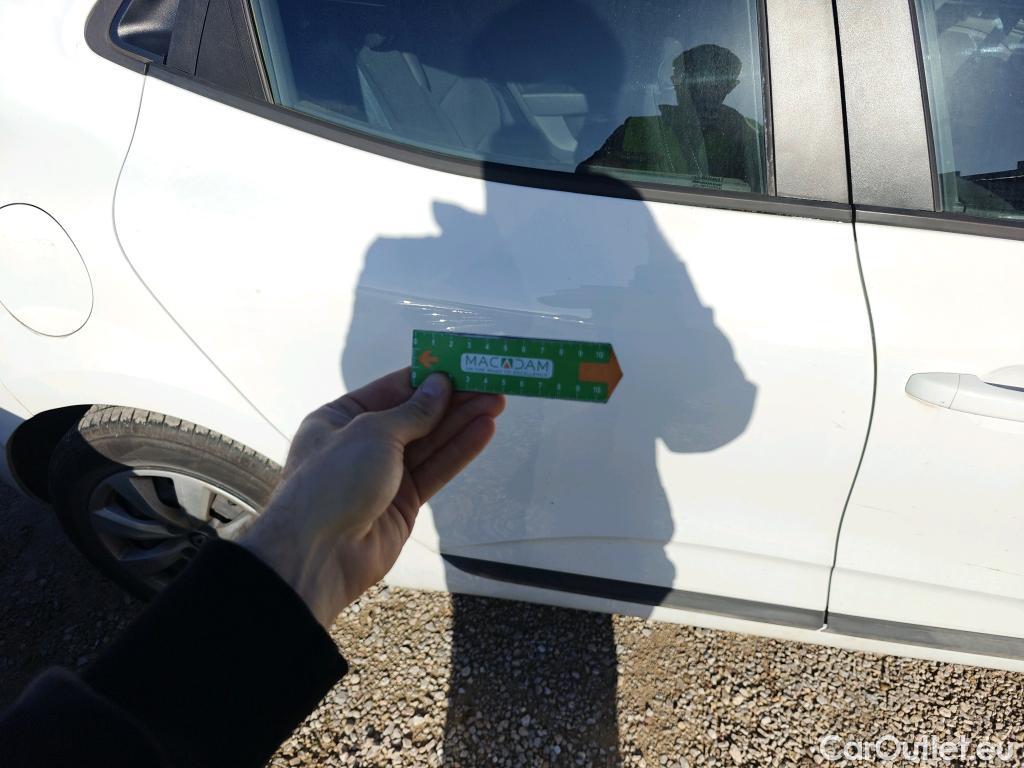  Renault  Clio RENAULT  / 2019 / 5P / berlina con portón Business TCe 74 kW (100CV) GLP #19