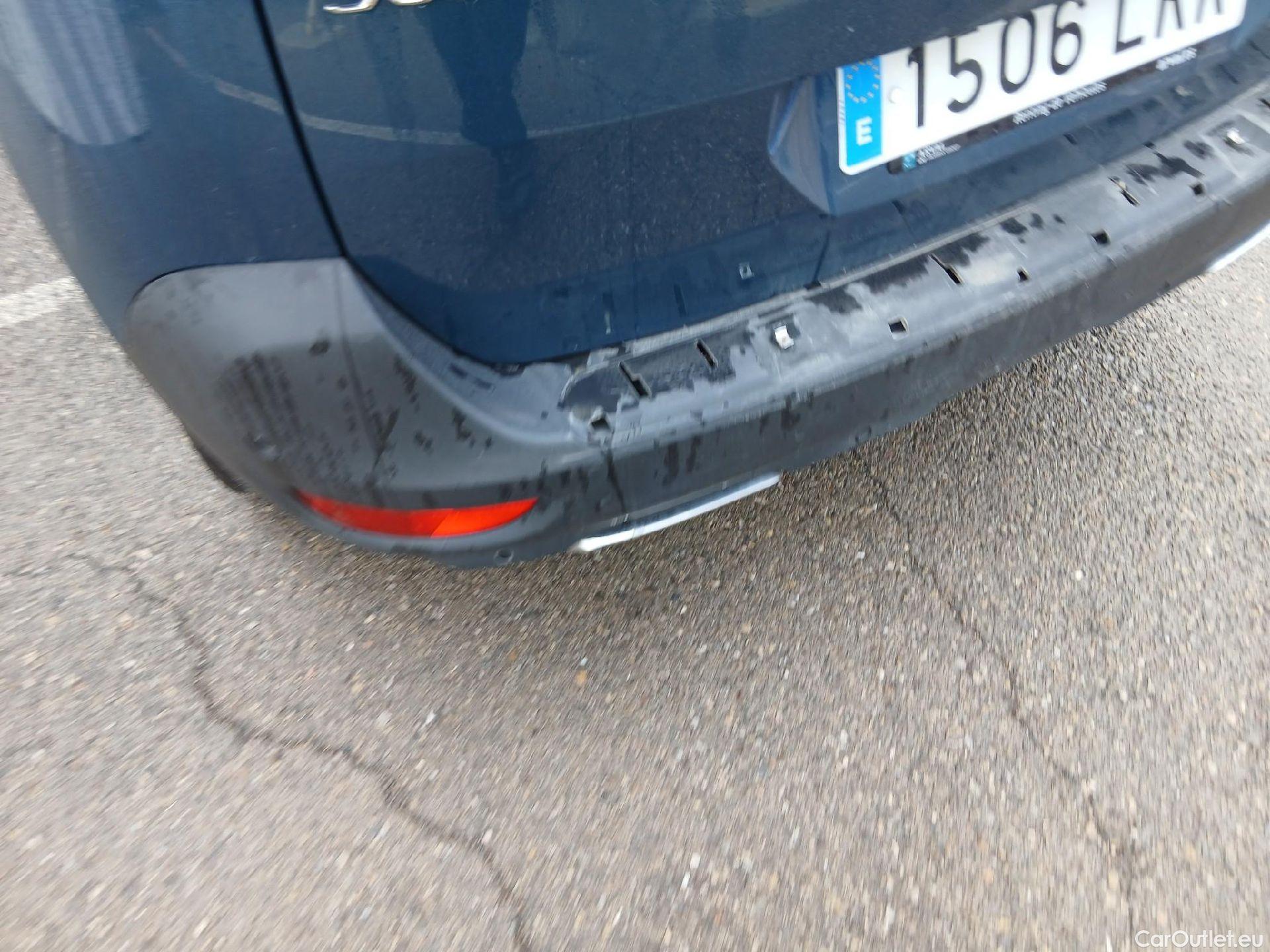  Peugeot  5008 PEUGEOT  / 2020 / 5P / todoterreno 2.0 BlueHDi 133kW S&S GT EAT8 #15