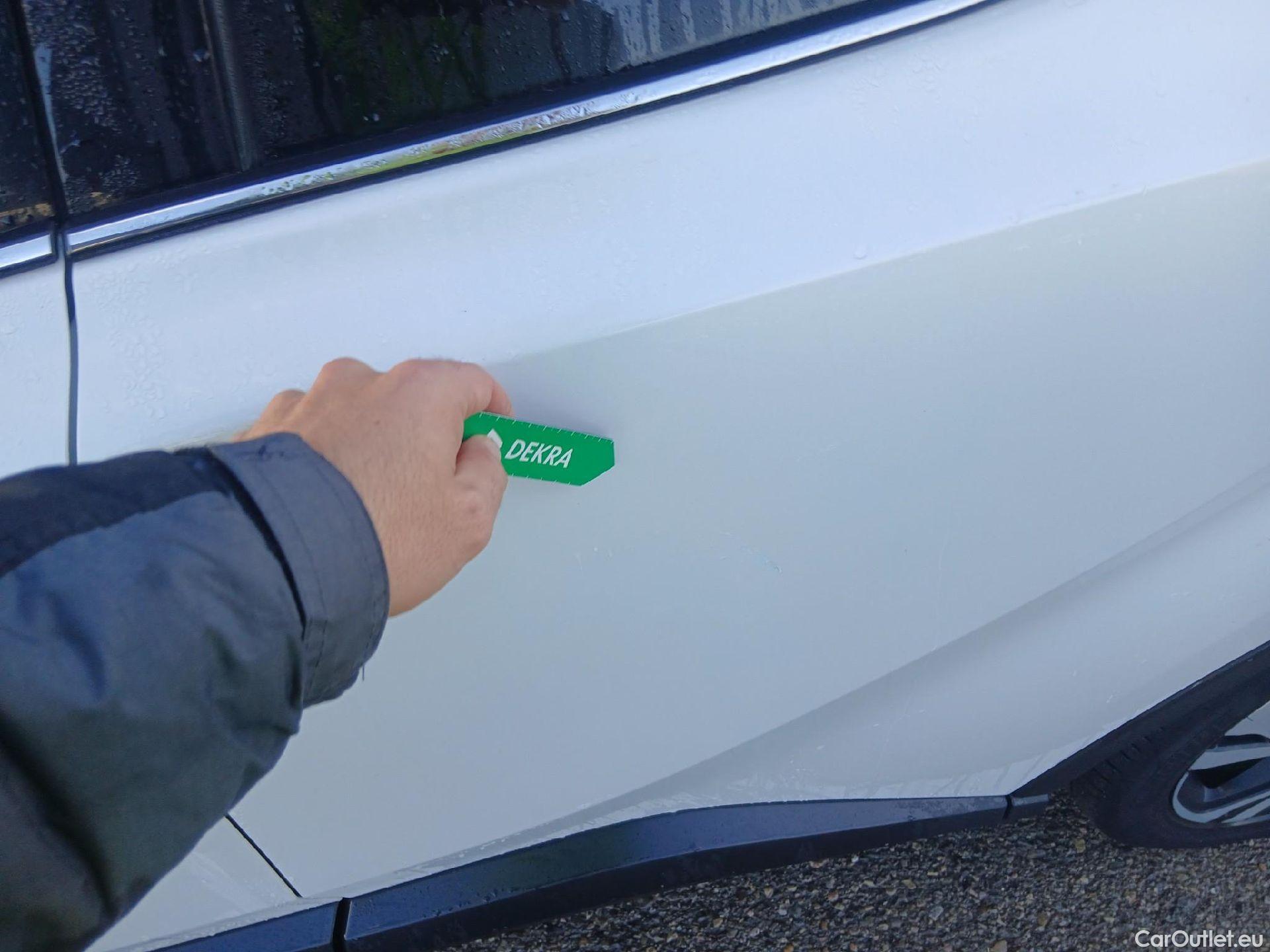  Toyota  C-HR TOYOTA  / 2019 / 5P / todoterreno 2.0 180H Advance #9