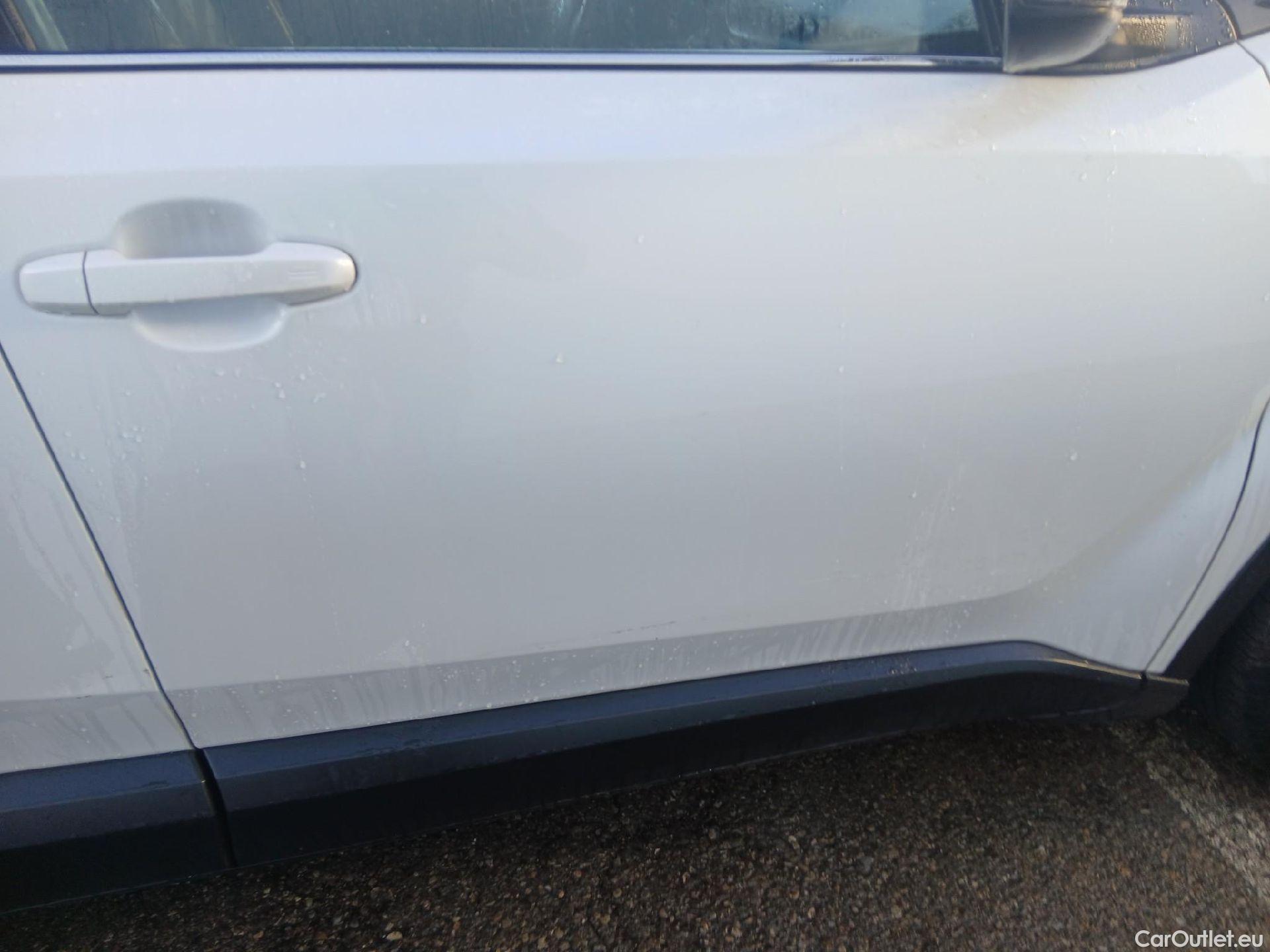  Toyota  C-HR TOYOTA  / 2019 / 5P / todoterreno 2.0 180H Advance #19