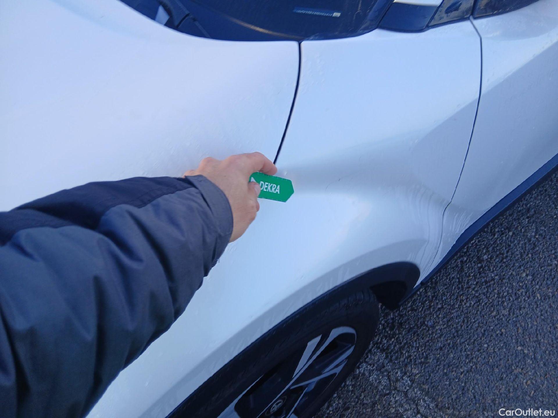  Toyota  C-HR TOYOTA  / 2019 / 5P / todoterreno 2.0 180H Advance #6