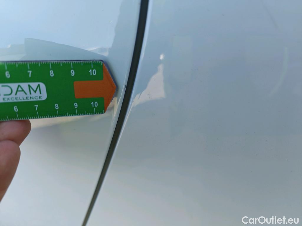  Renault  Clio RENAULT  / 2019 / 5P / berlina con portón Business TCe 74 kW (100CV) GLP #16