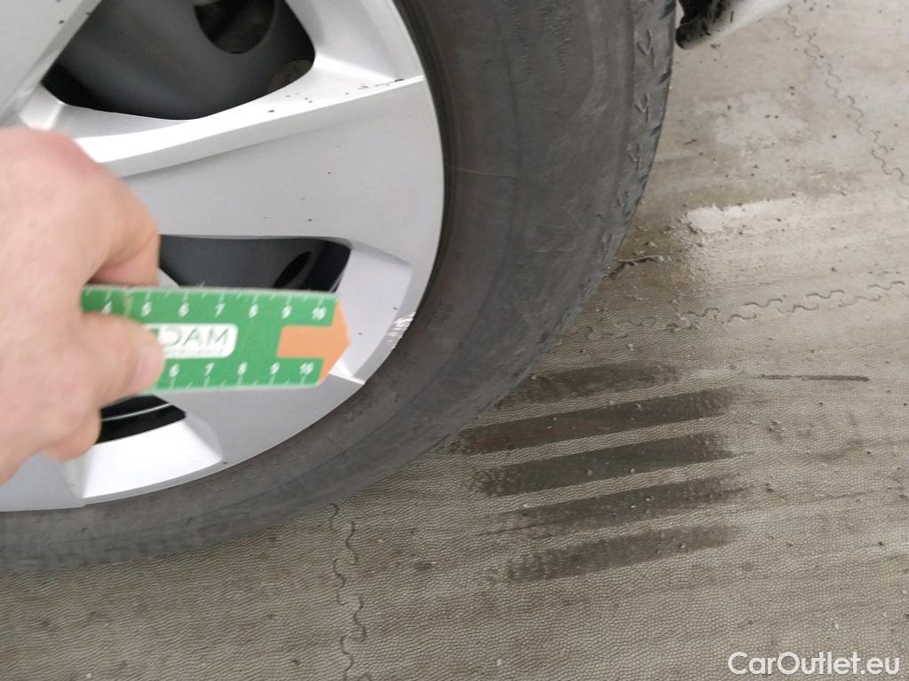  Renault  Zoe RENAULT  / 2019 / 5P / berlina con portón Life 80 kW R110 Bateria 40kWh #12