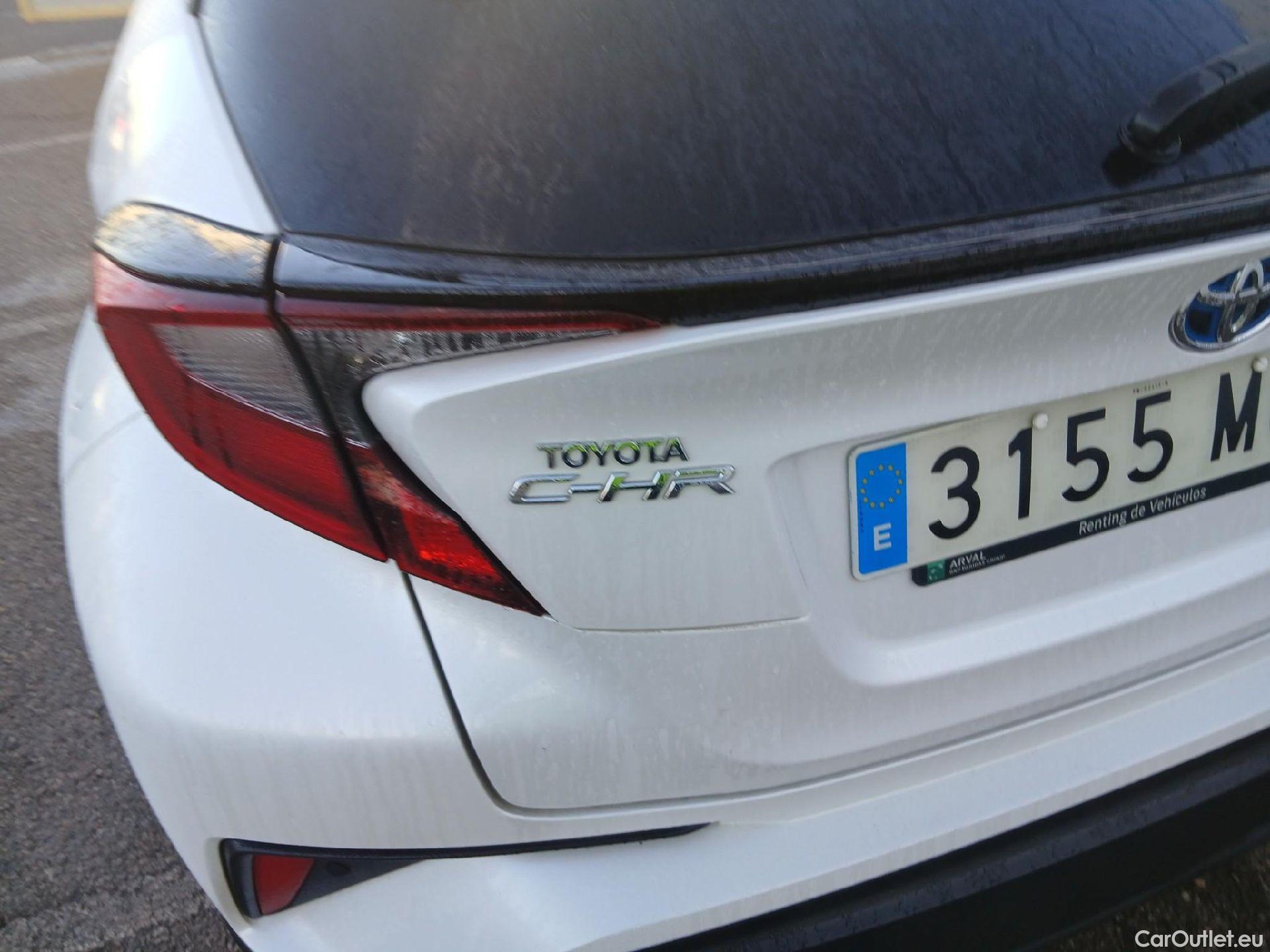  Toyota  C-HR TOYOTA  / 2019 / 5P / todoterreno 2.0 180H Advance #14