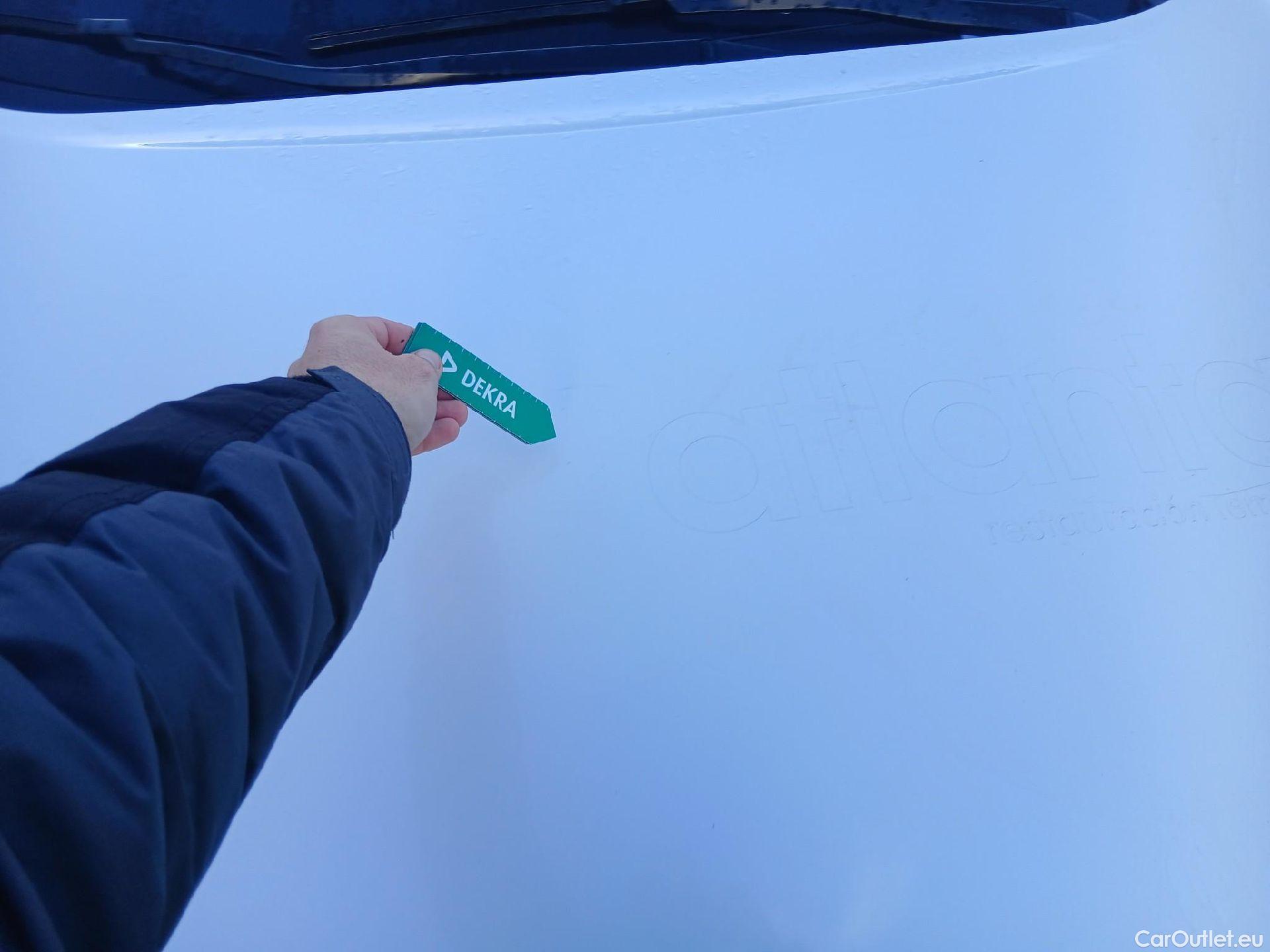  Toyota  C-HR TOYOTA  / 2019 / 5P / todoterreno 2.0 180H Advance #1