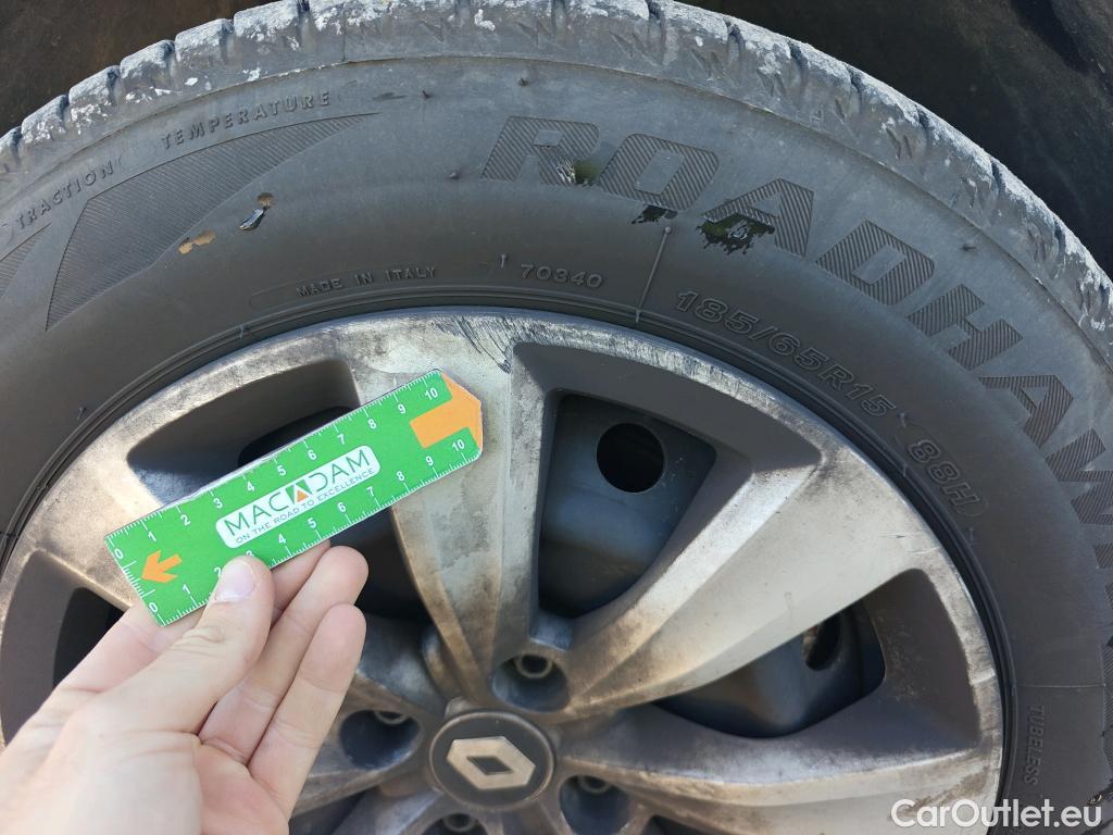  Renault  Clio RENAULT  / 2019 / 5P / berlina con portón Business TCe 74 kW (100CV) GLP #11