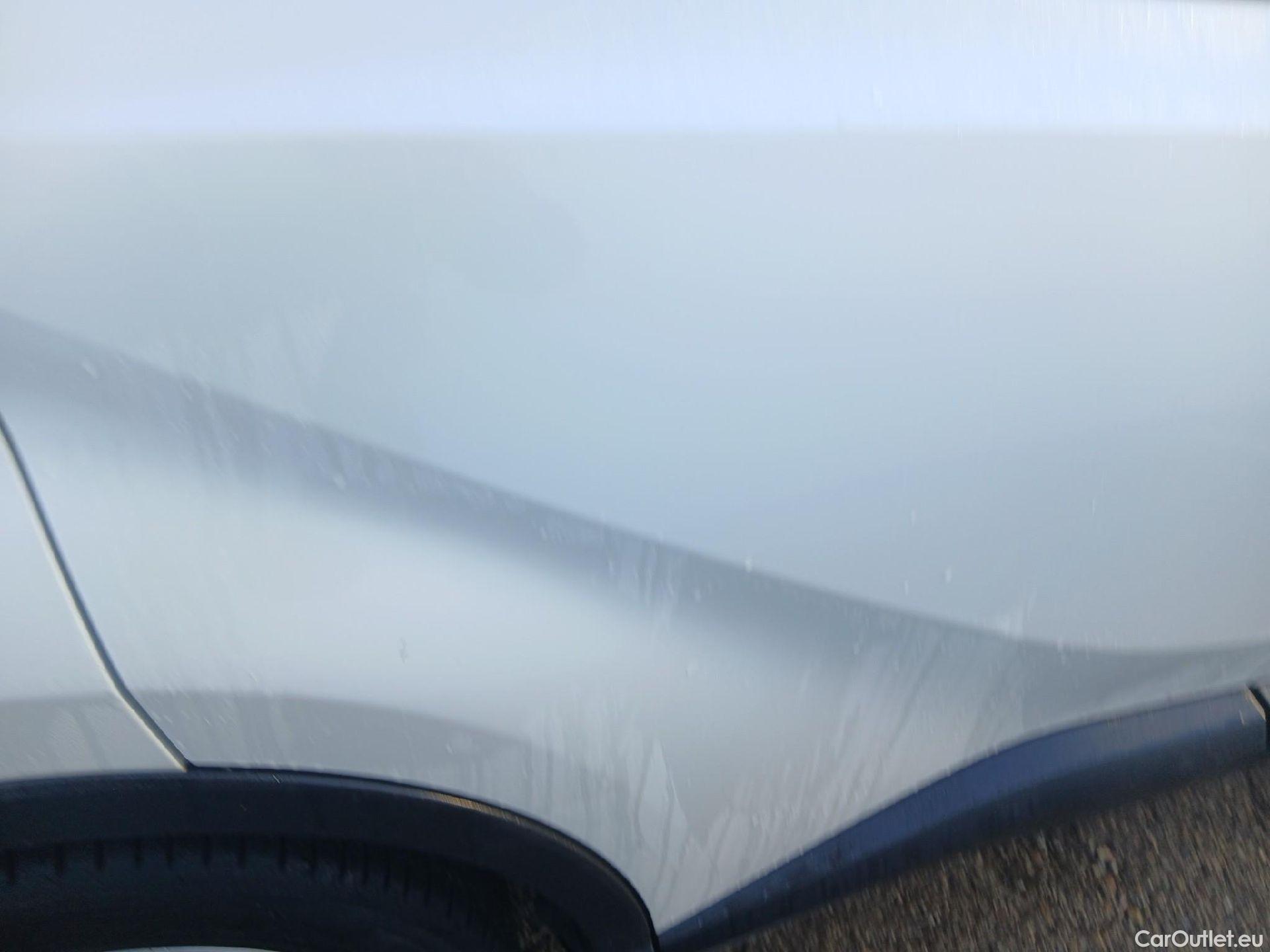  Toyota  C-HR TOYOTA  / 2019 / 5P / todoterreno 2.0 180H Advance #17