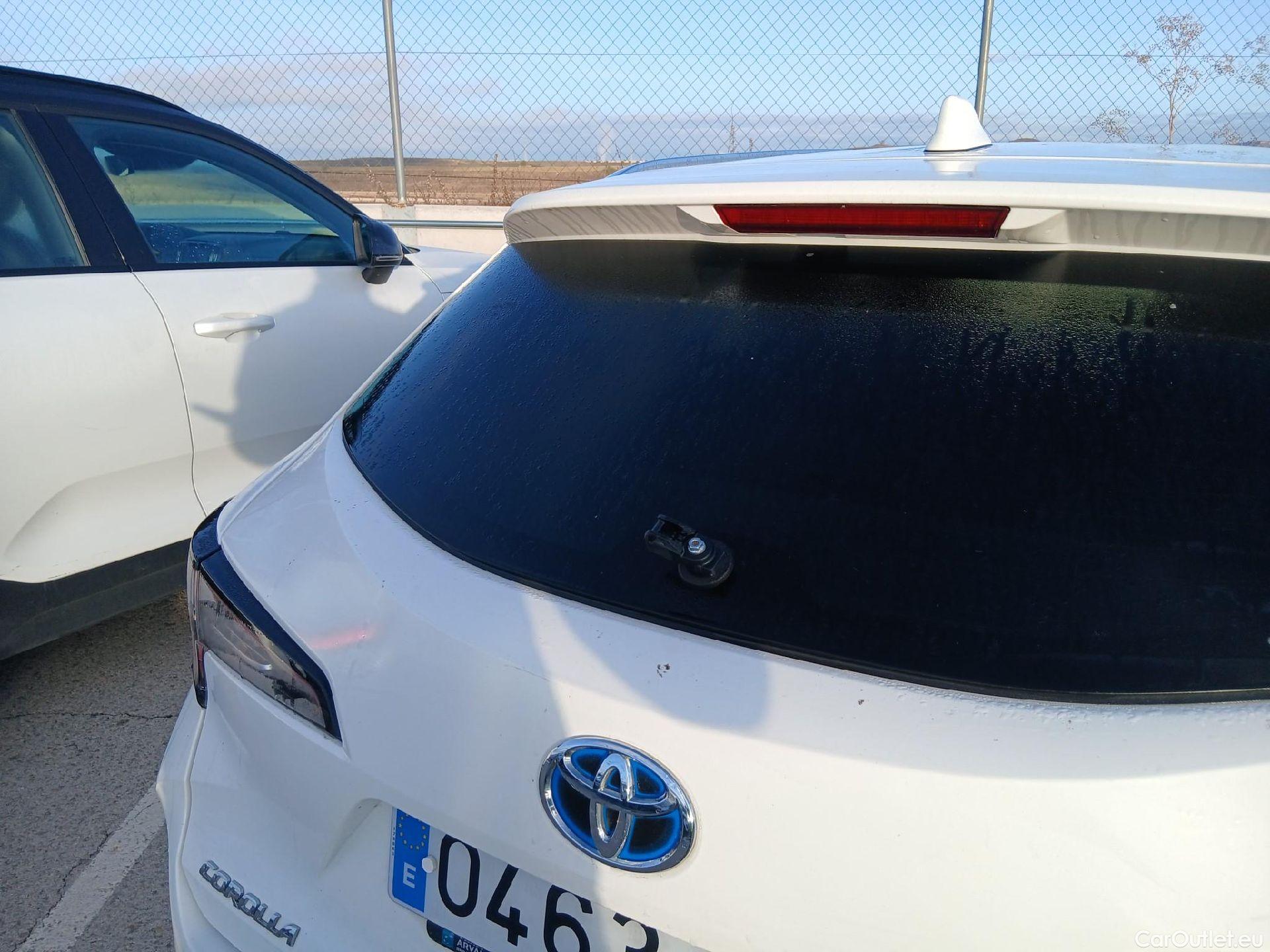  Toyota  Corolla TOYOTA  / 2019 / 5P / familiar 1.8 125H ACTIVE TECH E-CVT TOU SPORT #1