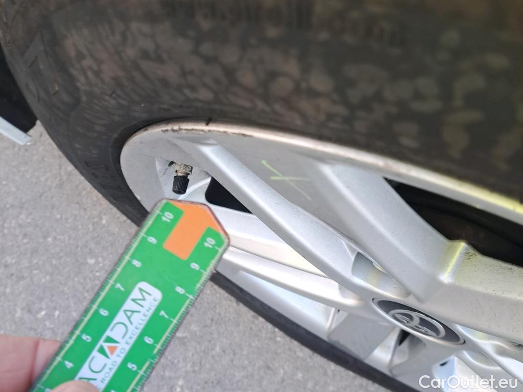  Toyota  Corolla TOYOTA  1.8 125H ACTIVE TECH E-CVT #18