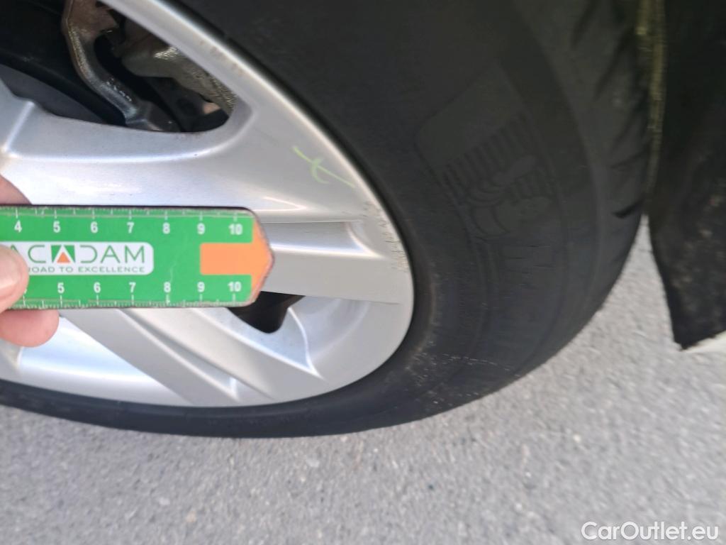  Toyota  Corolla TOYOTA  1.8 125H ACTIVE TECH E-CVT #16