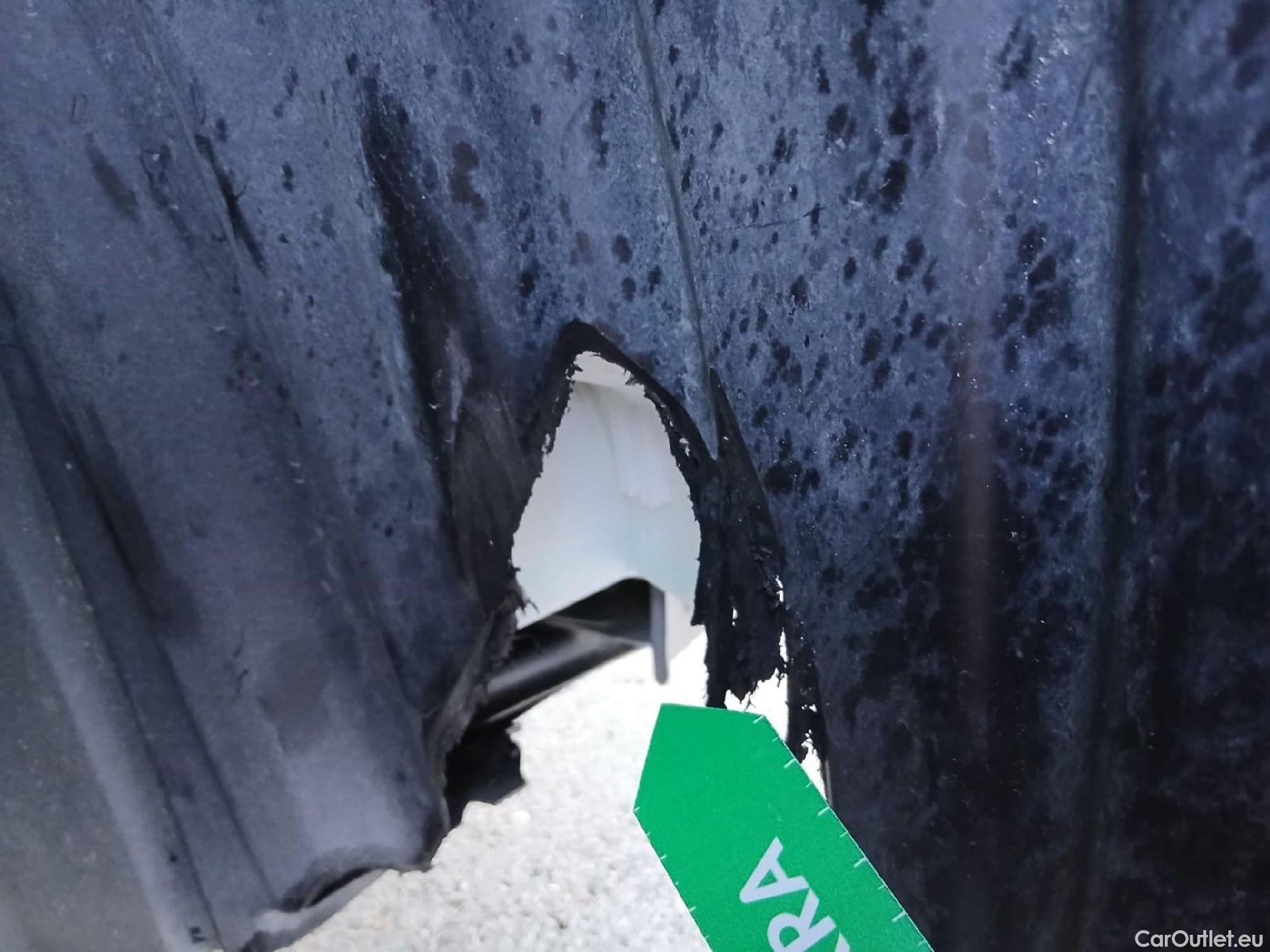  Toyota  C-HR TOYOTA  / 2019 / 5P / todoterreno 1.8 125H Advance #33