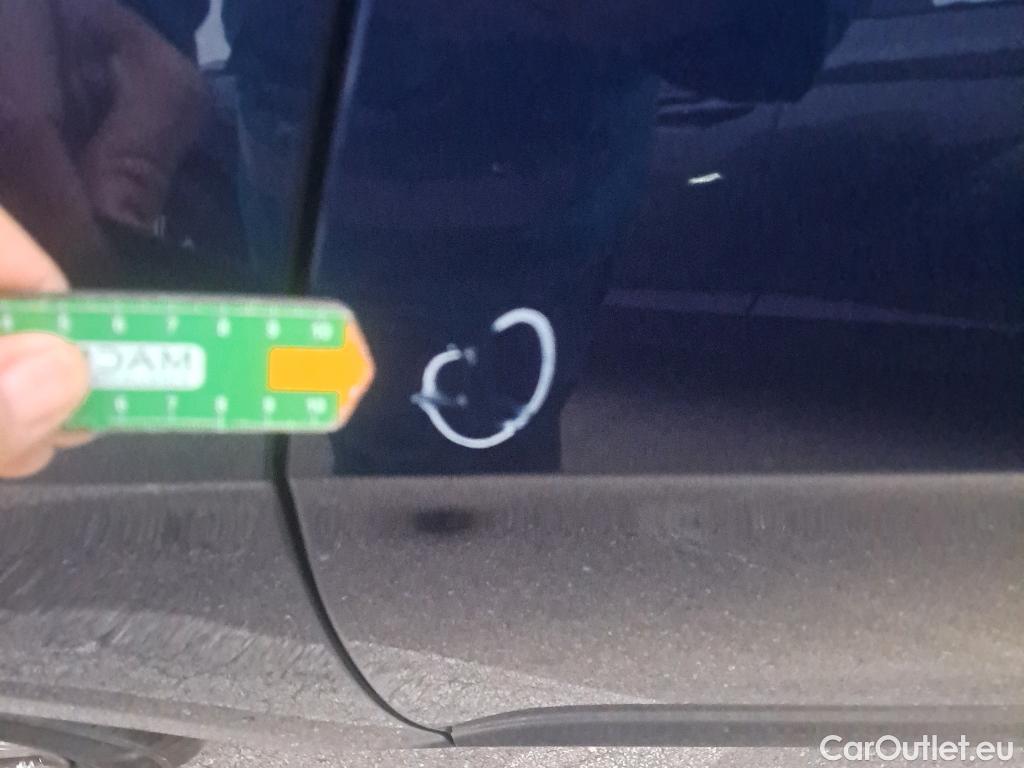  Volkswagen  Golf  VOLKSWAGEN / 2016 / 5P / berlina con portón Advance 1.6 TDI 85kW (115CV) DSG #19