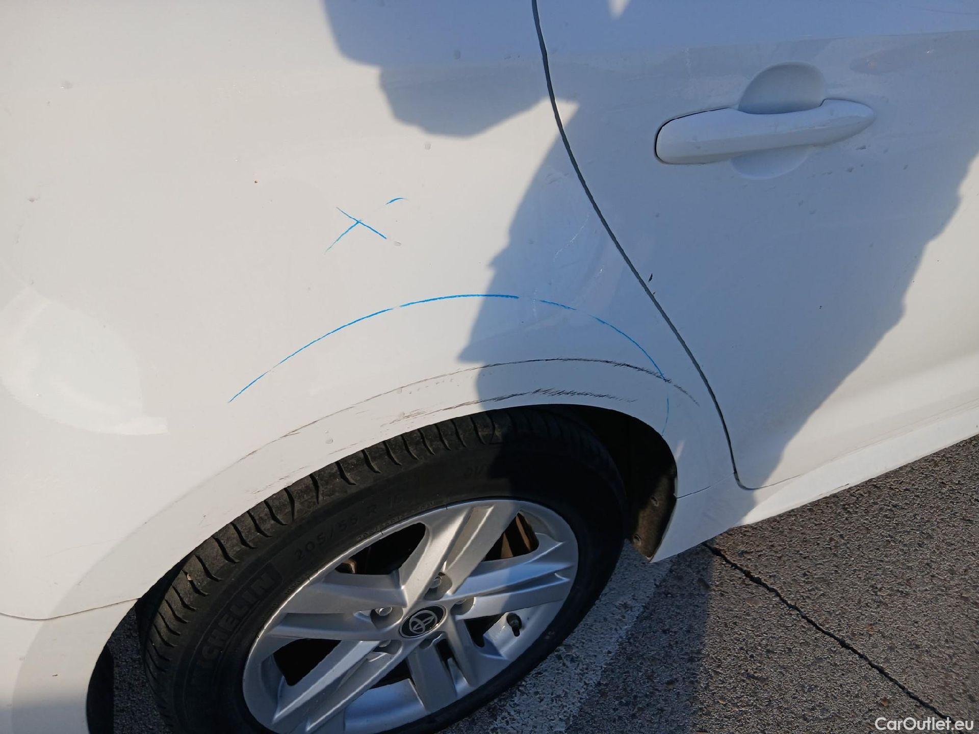  Toyota  Corolla TOYOTA  / 2019 / 5P / familiar 1.8 125H ACTIVE TECH E-CVT TOU SPORT #23