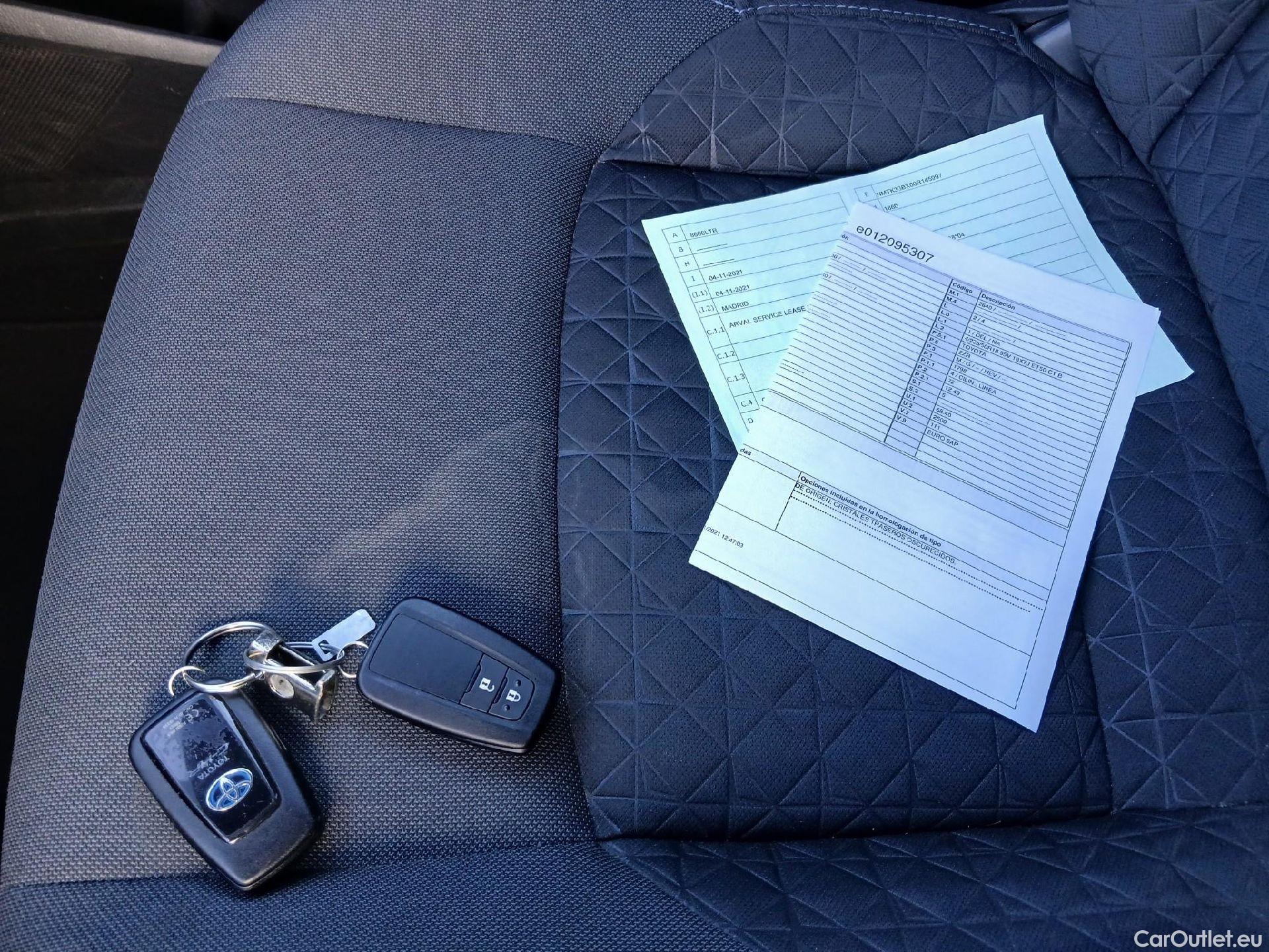  Toyota  C-HR TOYOTA  / 2019 / 5P / todoterreno 1.8 125H Advance #3