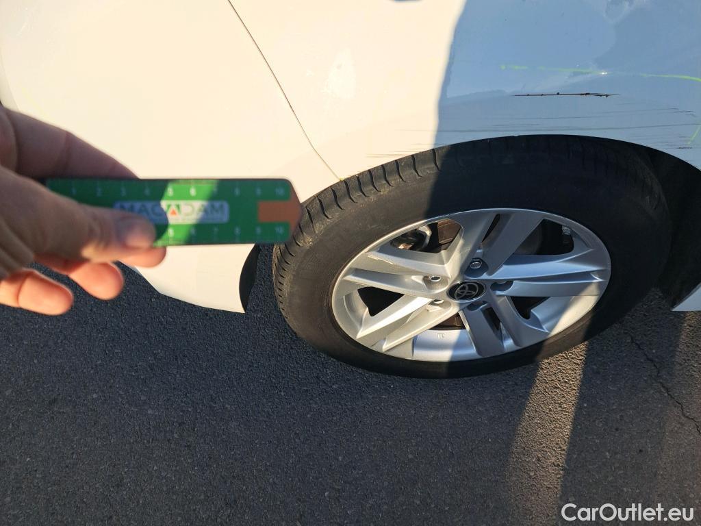  Toyota  Corolla TOYOTA  1.8 125H ACTIVE TECH E-CVT #13