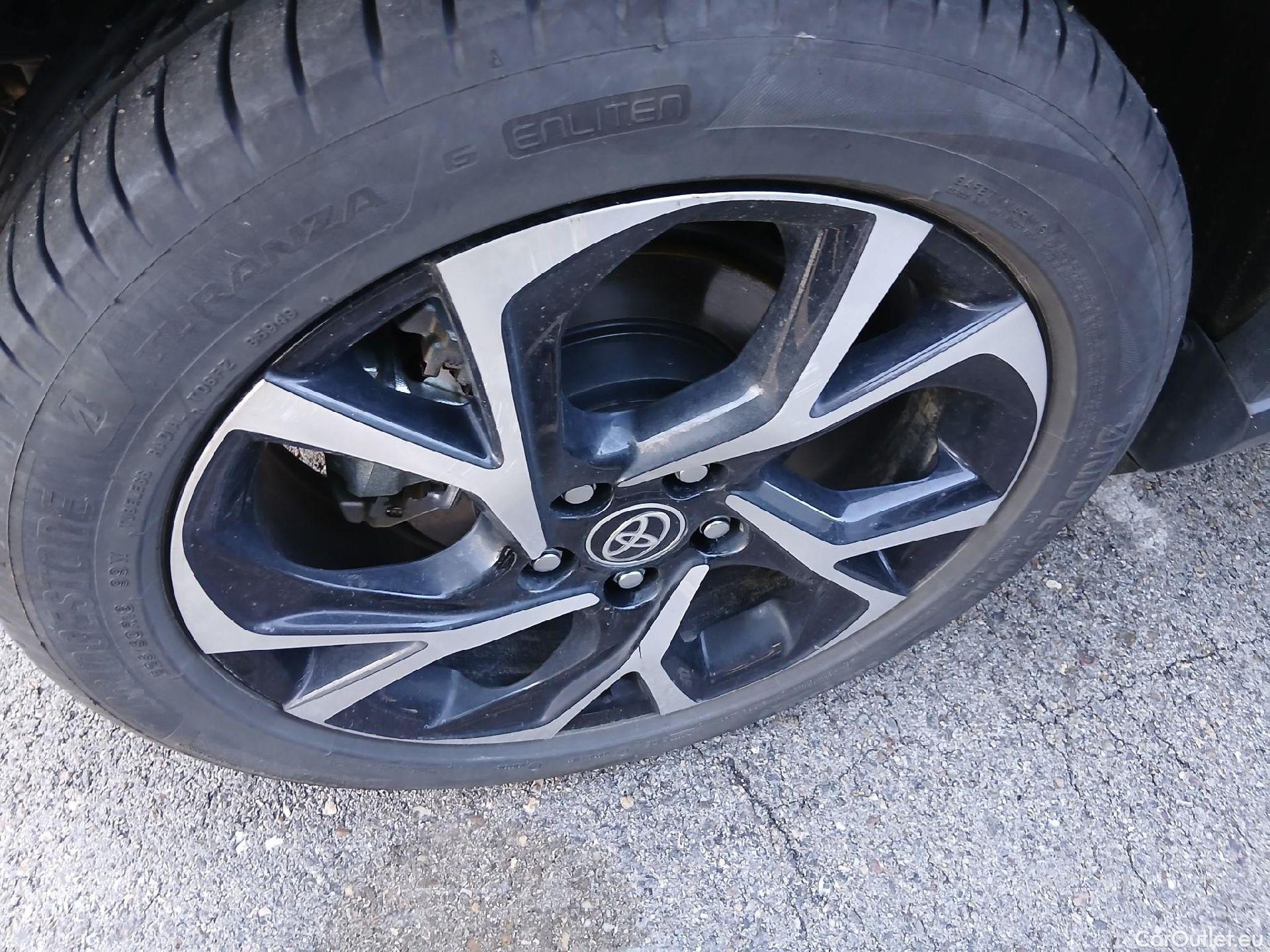  Toyota  C-HR TOYOTA  / 2019 / 5P / todoterreno 1.8 125H Advance #10