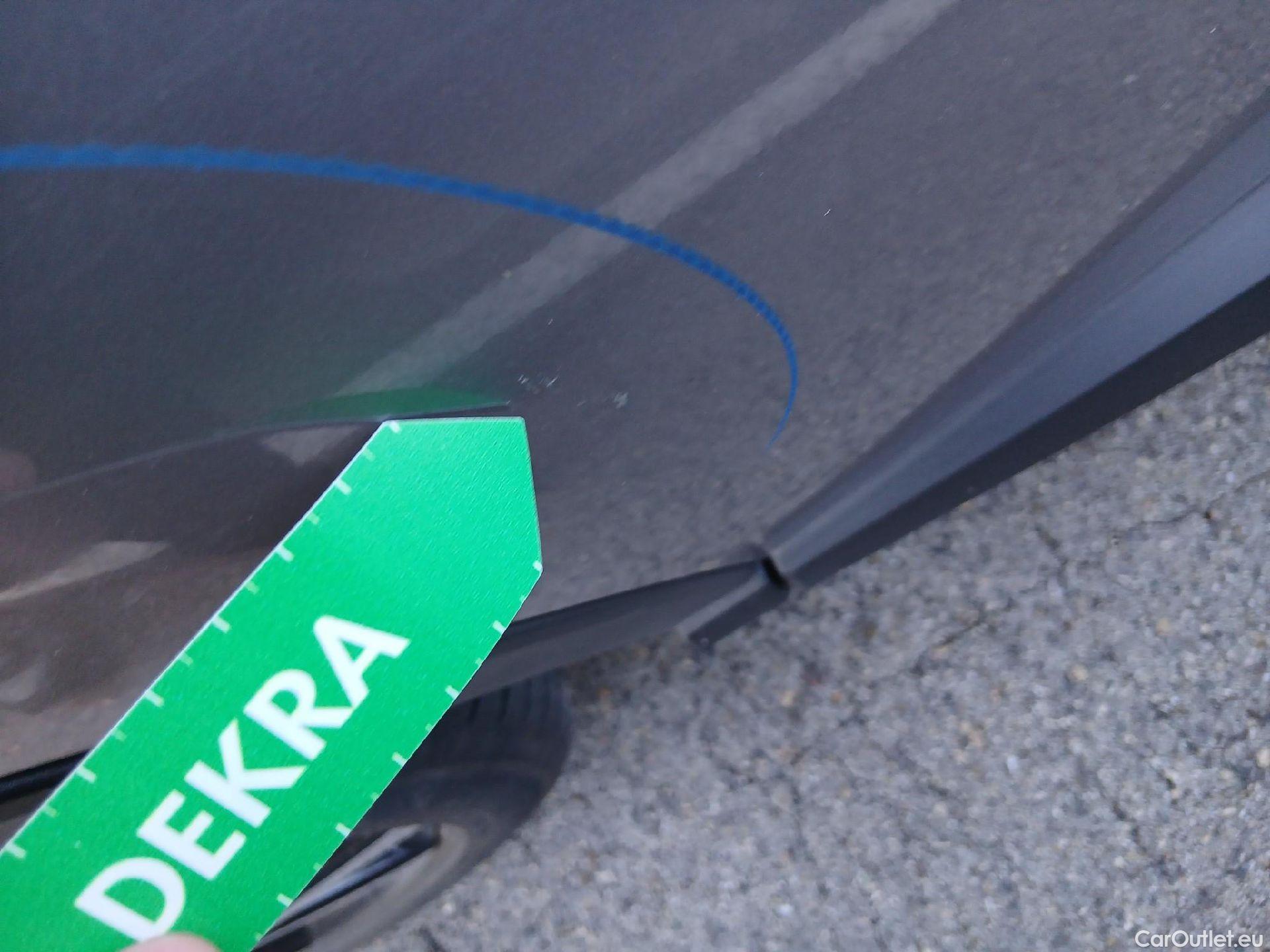  Toyota  C-HR TOYOTA  / 2019 / 5P / todoterreno 1.8 125H Advance #31