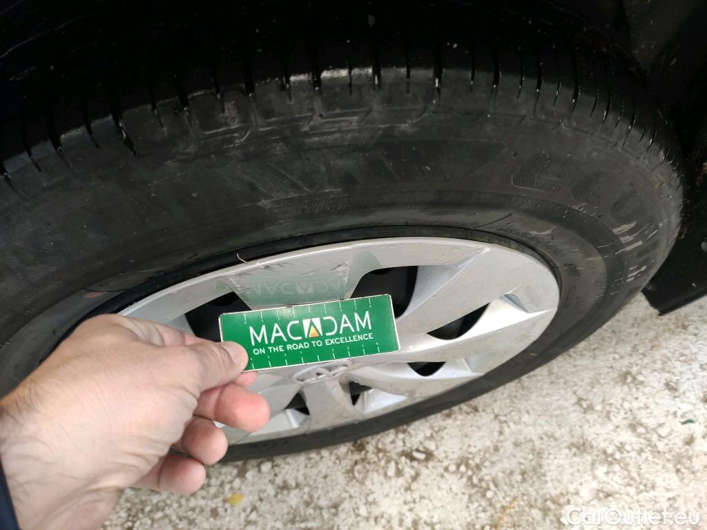  Toyota  Corolla TOYOTA  / 2019 / 5P / familiar 1.8 125H BUSINESS E-CVT TOURING SPORT #11