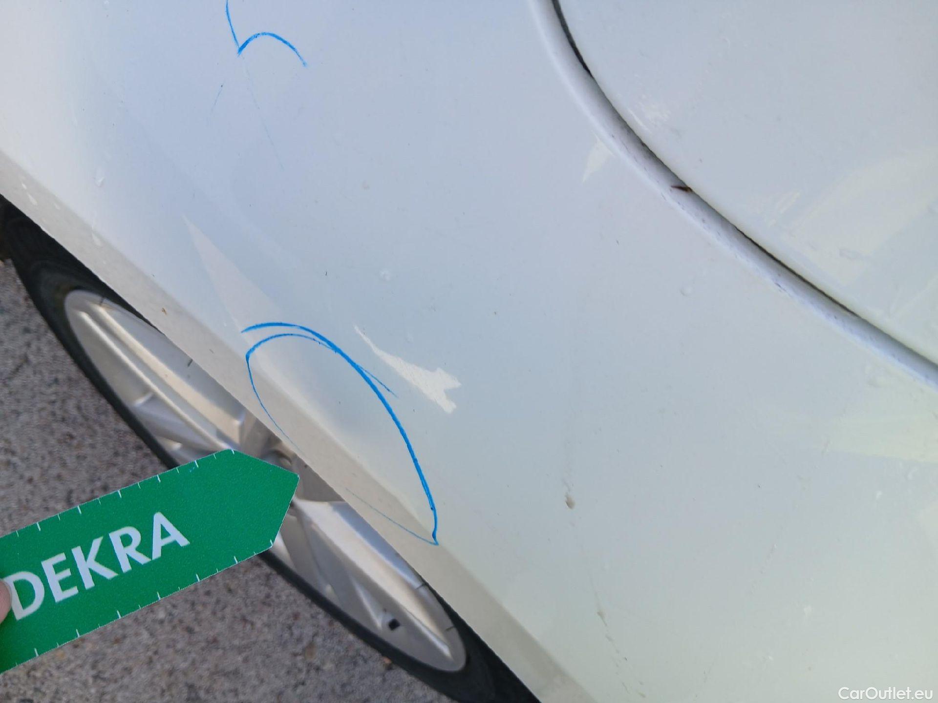  Toyota  Corolla TOYOTA  / 2019 / 5P / familiar 1.8 125H ACTIVE TECH E-CVT TOU SPORT #16