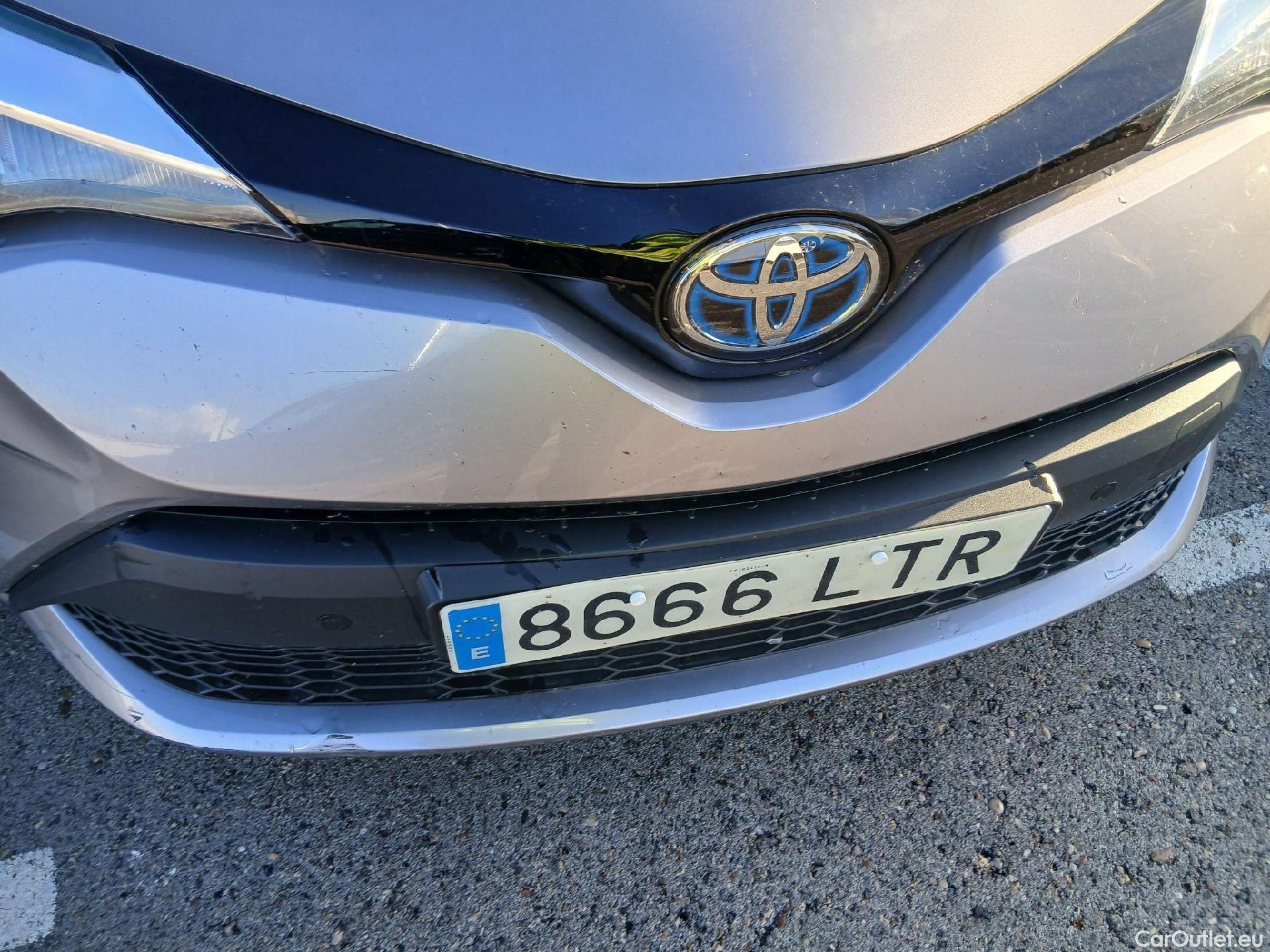  Toyota  C-HR TOYOTA  / 2019 / 5P / todoterreno 1.8 125H Advance #16