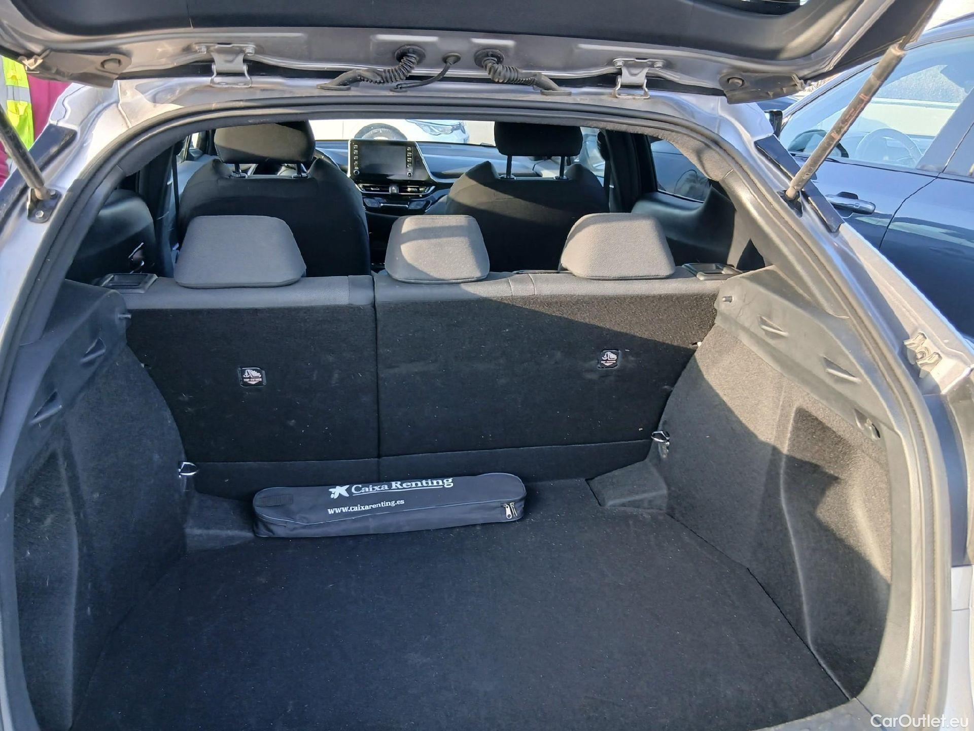  Toyota  C-HR TOYOTA  / 2019 / 5P / todoterreno 1.8 125H Advance #6