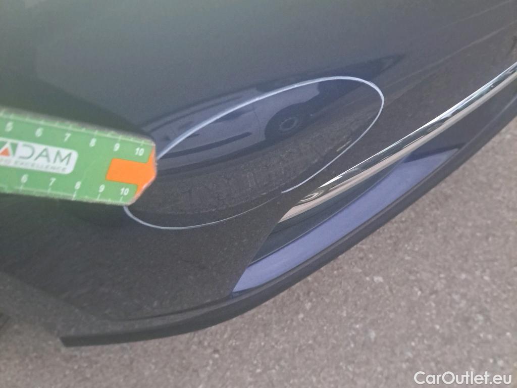  Volkswagen  Golf  VOLKSWAGEN / 2016 / 5P / berlina con portón Advance 1.6 TDI 85kW (115CV) DSG #7