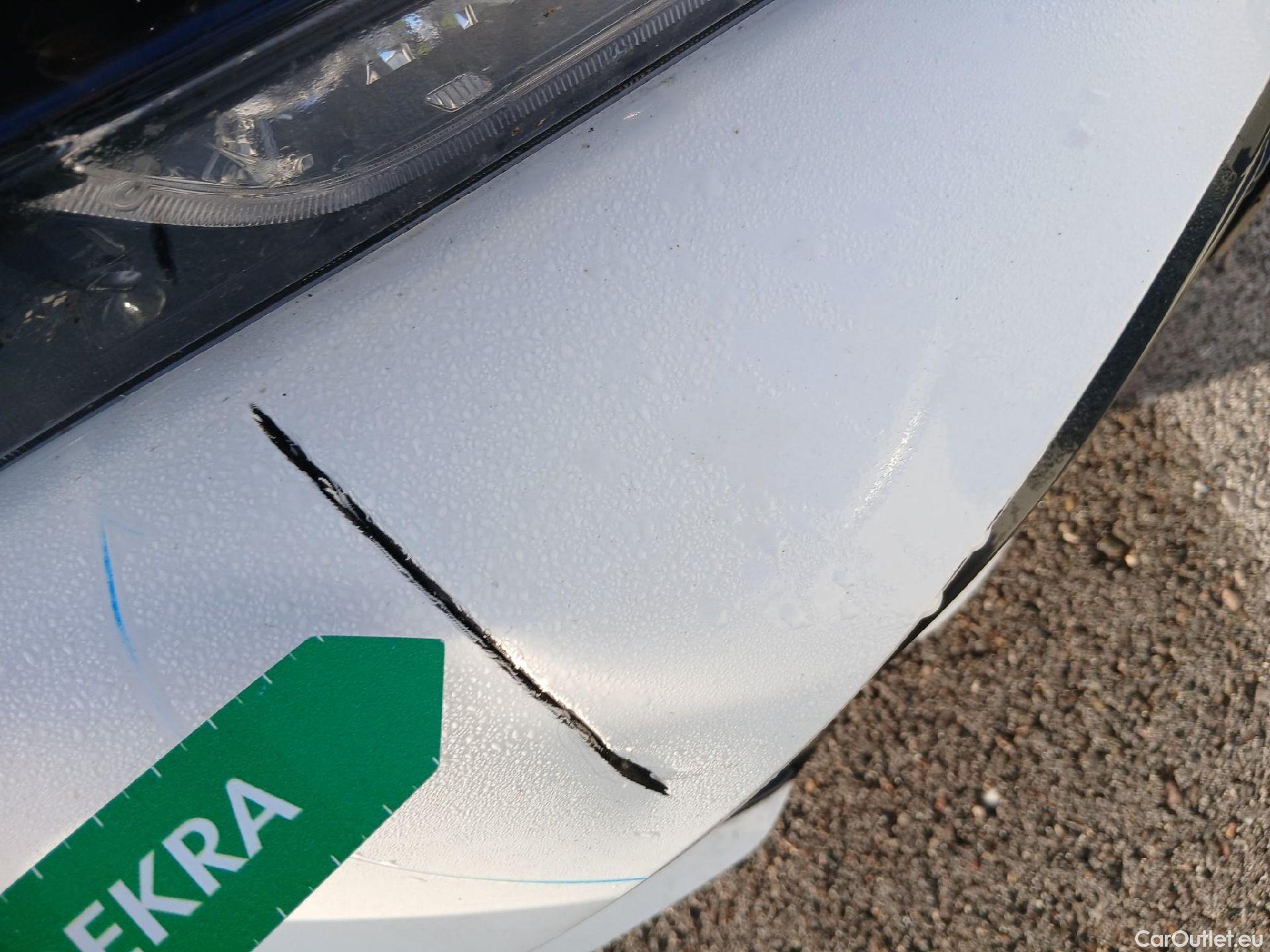  Toyota  Corolla TOYOTA  / 2019 / 5P / familiar 1.8 125H ACTIVE TECH E-CVT TOU SPORT #9