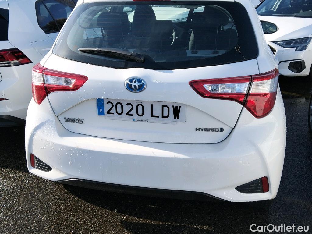  Toyota  Yaris TOYOTA  / 2017 / 5P / berlina con portón 1.5 100H Active #9