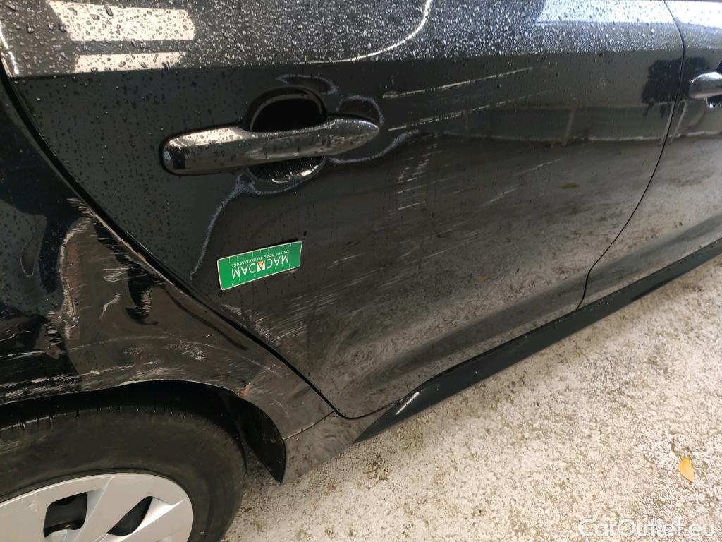  Toyota  Corolla TOYOTA  / 2019 / 5P / familiar 1.8 125H BUSINESS E-CVT TOURING SPORT #3