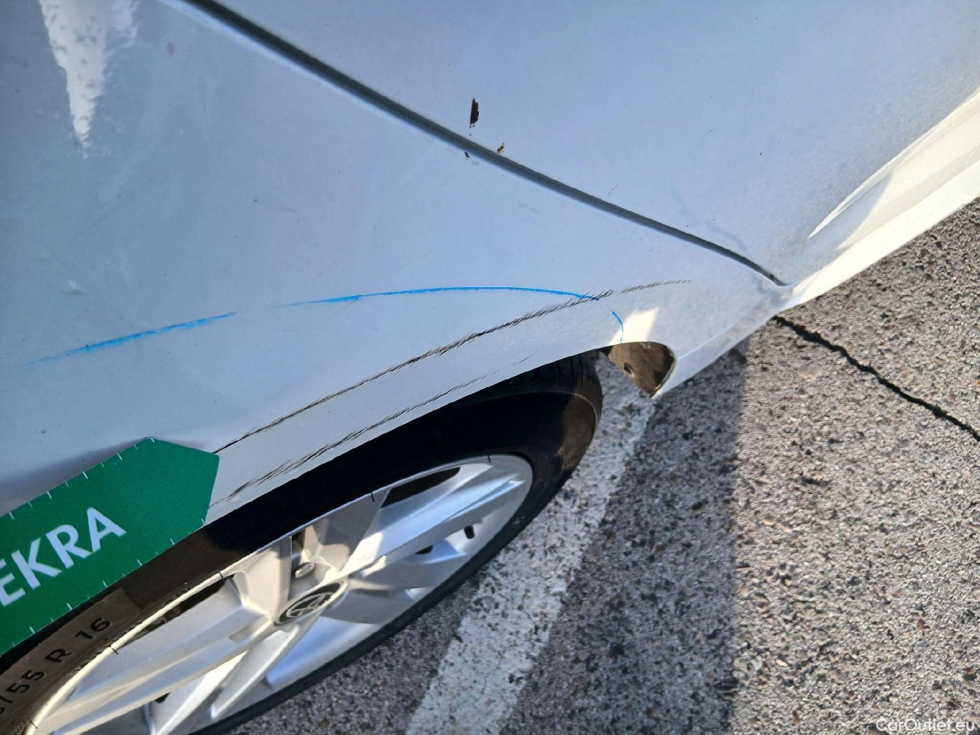  Toyota  Corolla TOYOTA  / 2019 / 5P / familiar 1.8 125H ACTIVE TECH E-CVT TOU SPORT #22