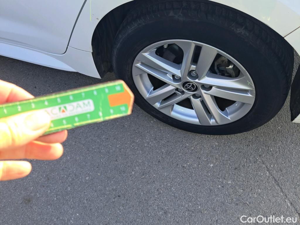  Toyota  Corolla TOYOTA  1.8 125H ACTIVE TECH E-CVT #15