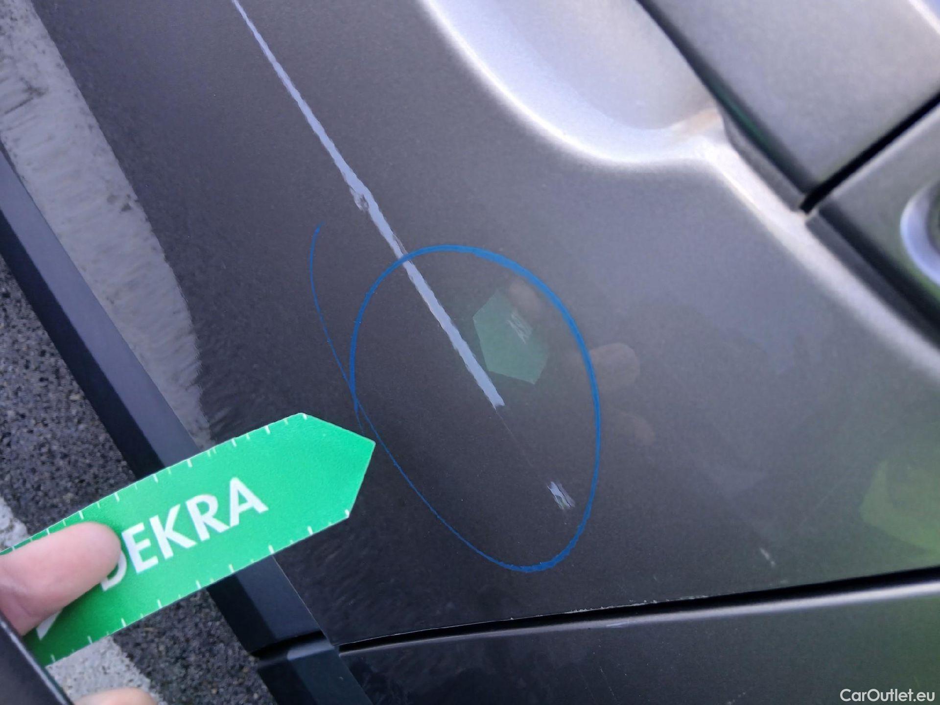  Toyota  C-HR TOYOTA  / 2019 / 5P / todoterreno 1.8 125H Advance #25