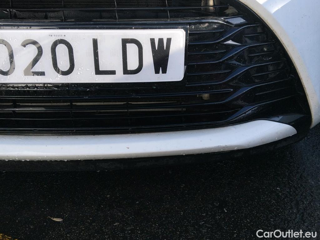  Toyota  Yaris TOYOTA  / 2017 / 5P / berlina con portón 1.5 100H Active #7