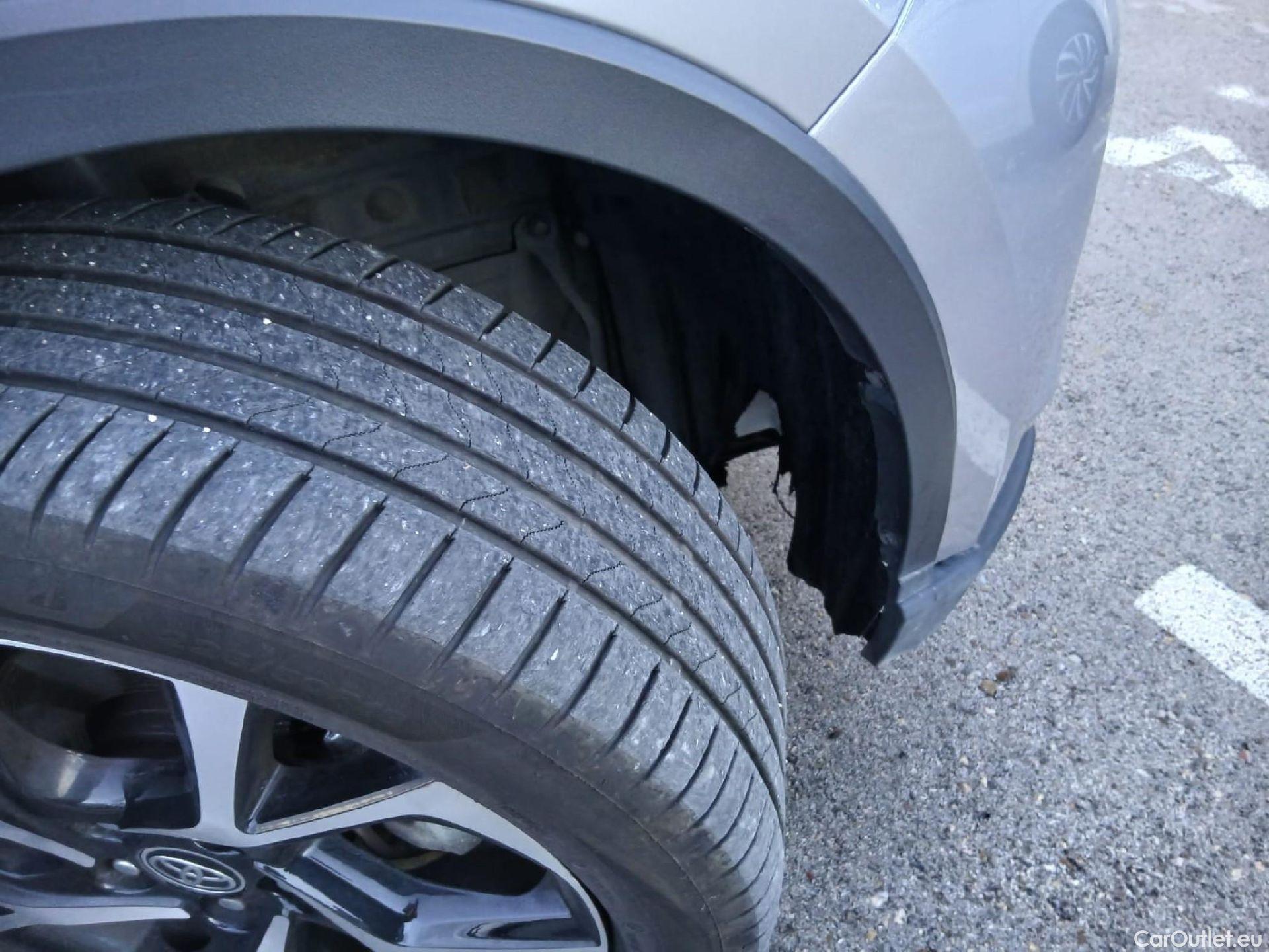  Toyota  C-HR TOYOTA  / 2019 / 5P / todoterreno 1.8 125H Advance #34