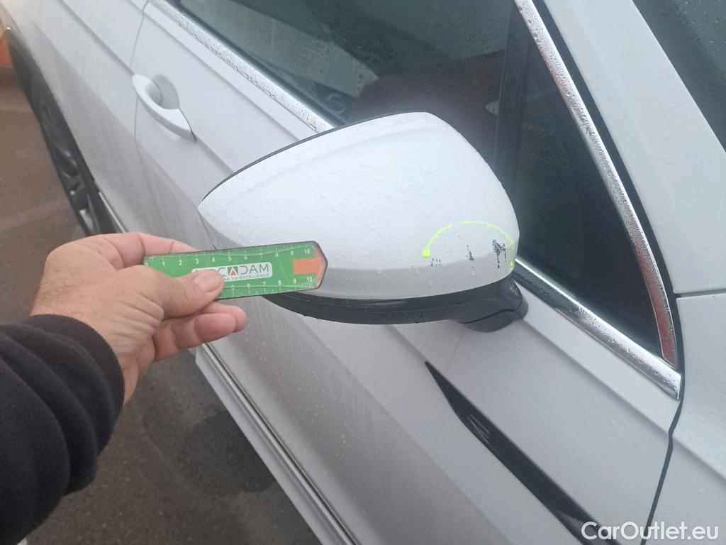  Volkswagen  Tiguan VOLKSWAGEN  / 2020 / 5P / todoterreno R-Line 2.0 TDI 110kW (150CV) DSG #10