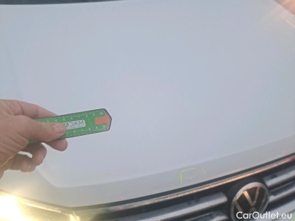  Volkswagen  Tiguan VOLKSWAGEN  / 2020 / 5P / todoterreno R-Line 2.0 TDI 110kW (150CV) DSG #1