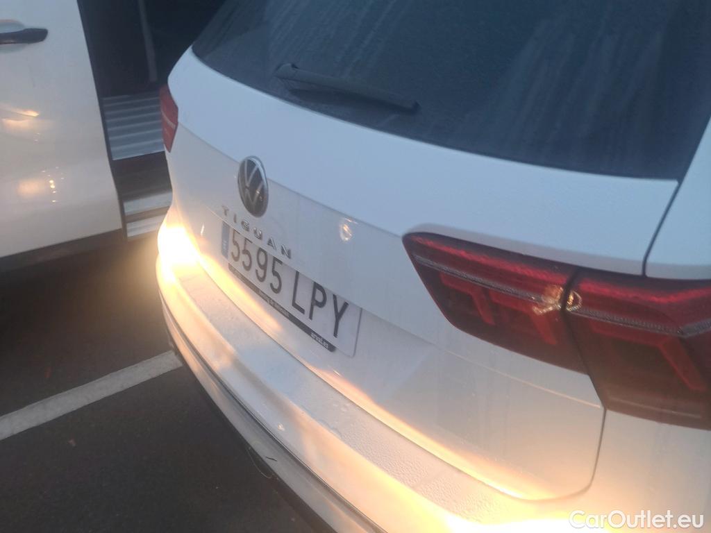  Volkswagen  Tiguan VOLKSWAGEN  / 2020 / 5P / todoterreno R-Line 2.0 TDI 110kW (150CV) DSG #14