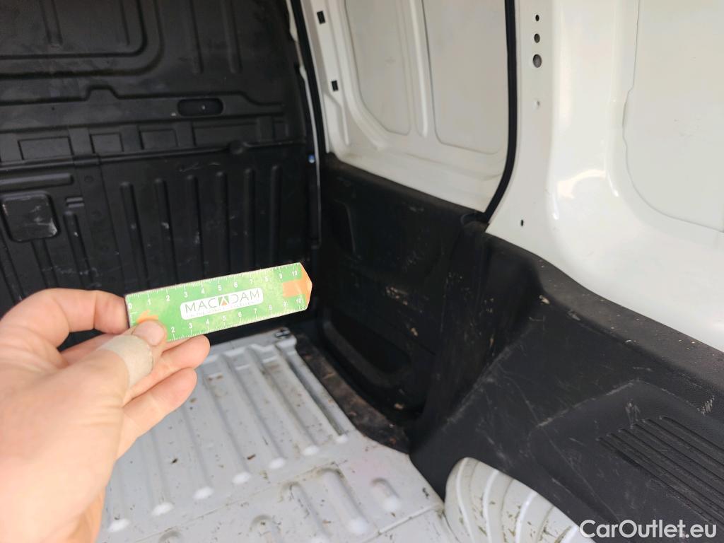  Opel  Combo OPEL  / 2018 / 3P / furgón derivado de turismo 1.6 TD S/S 74kW (100CV) Express L H1 650 #33