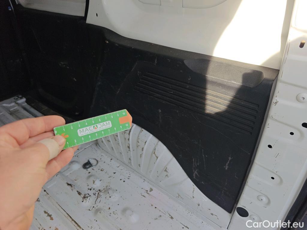  Opel  Combo OPEL  / 2018 / 3P / furgón derivado de turismo 1.6 TD S/S 74kW (100CV) Express L H1 650 #47