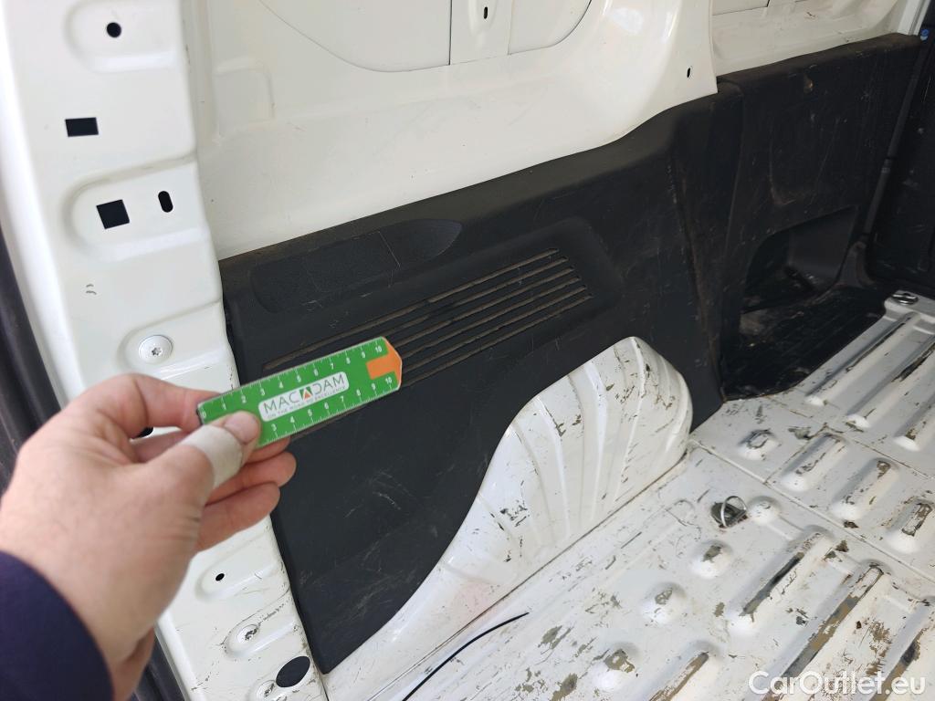  Opel  Combo OPEL  / 2018 / 3P / furgón derivado de turismo 1.6 TD S/S 74kW (100CV) Express L H1 650 #50