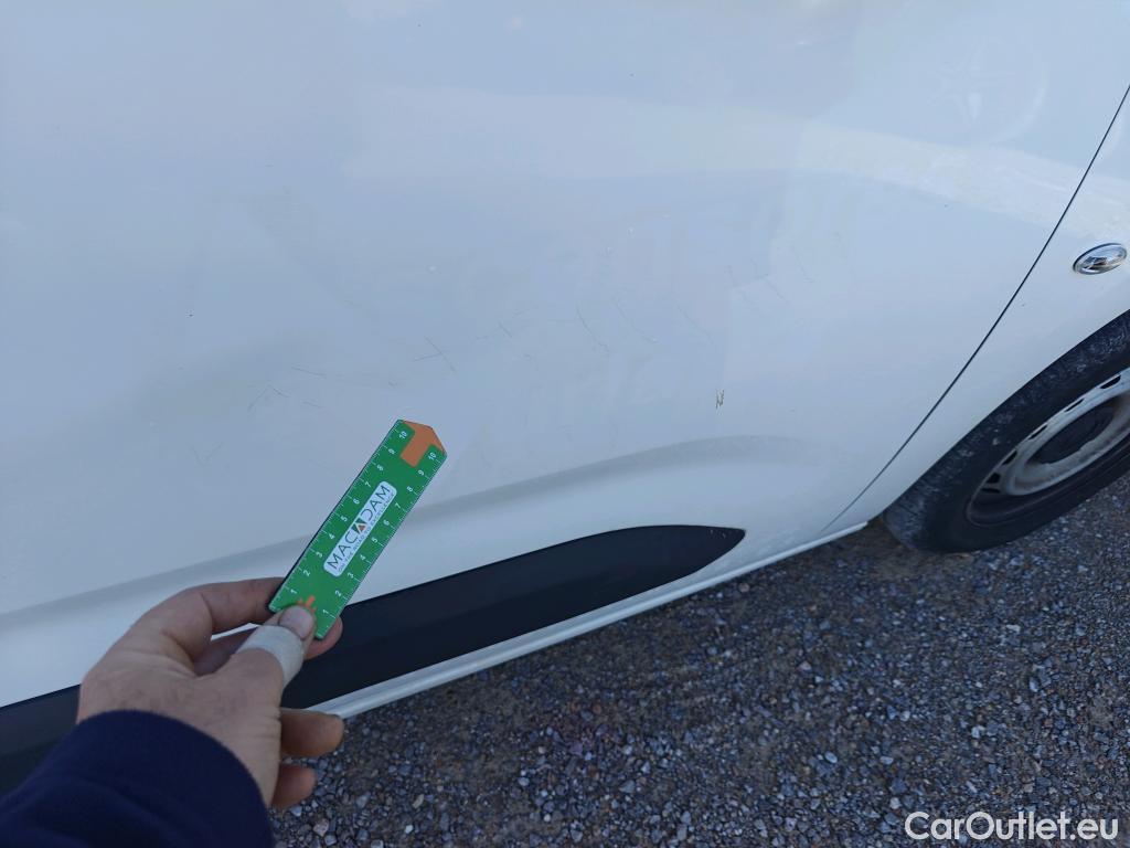  Opel  Combo OPEL  / 2018 / 3P / furgón derivado de turismo 1.6 TD S/S 74kW (100CV) Express L H1 650 #46